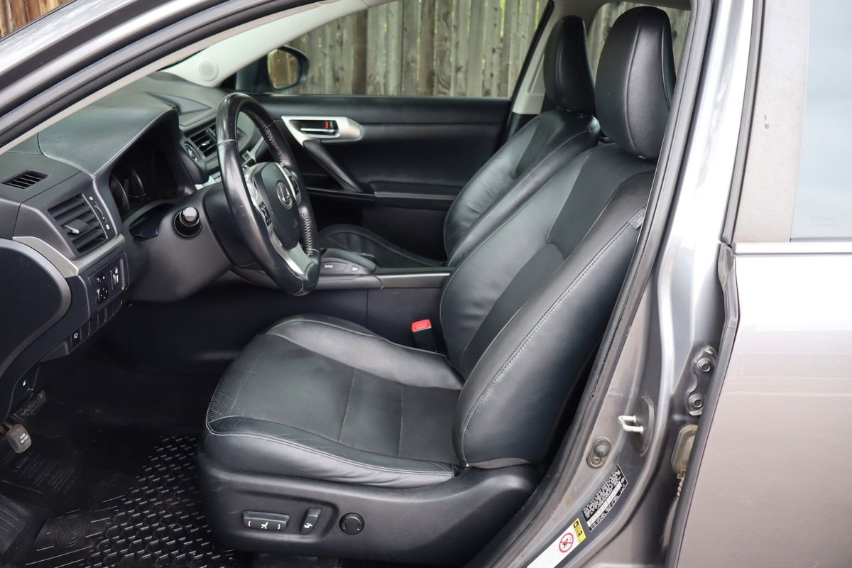 Used 2012 Lexus CT 200h Premium w/ Leather Pkg FWD image 19
