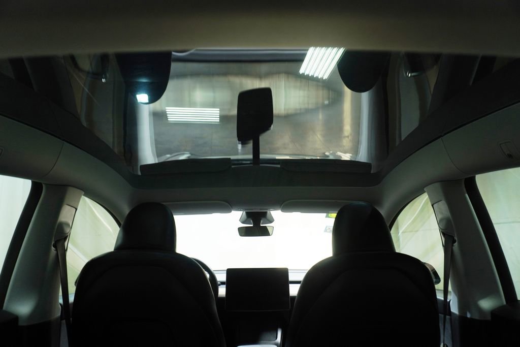 Used 2024 Tesla Model Y Performance image 8