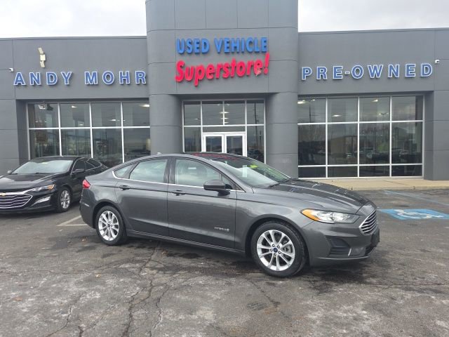 Used 2019 Ford Fusion SE image 1
