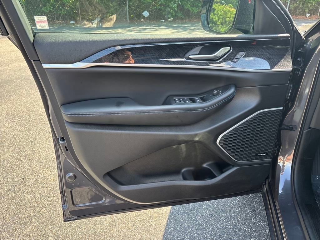 New 2024 Jeep Grand Cherokee Trailhawk w/ Advanced Protech Group II image 16