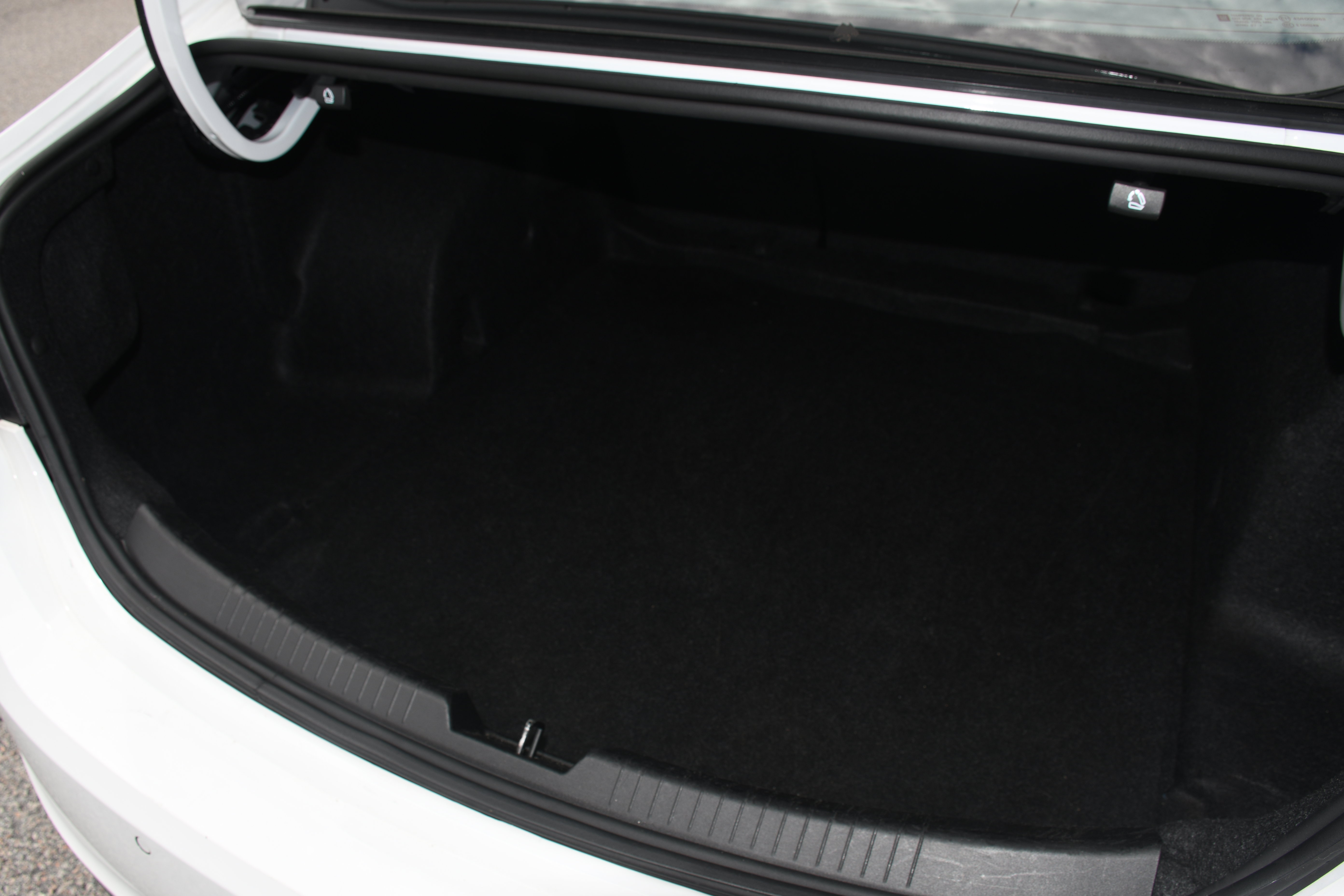 Used 2024 Chevrolet Malibu LT FWD image 15