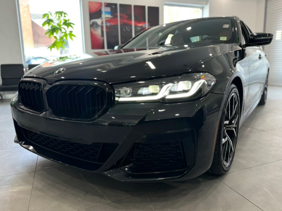 Used 2023 BMW 530i w/ M Sport Package RWD image 3