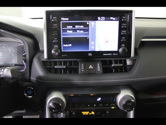 Used 2020 Toyota RAV4 Limited AWD/4WD image 25