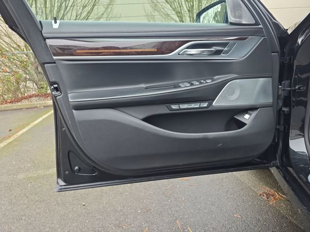 Used 2016 BMW 750i xDrive image 18