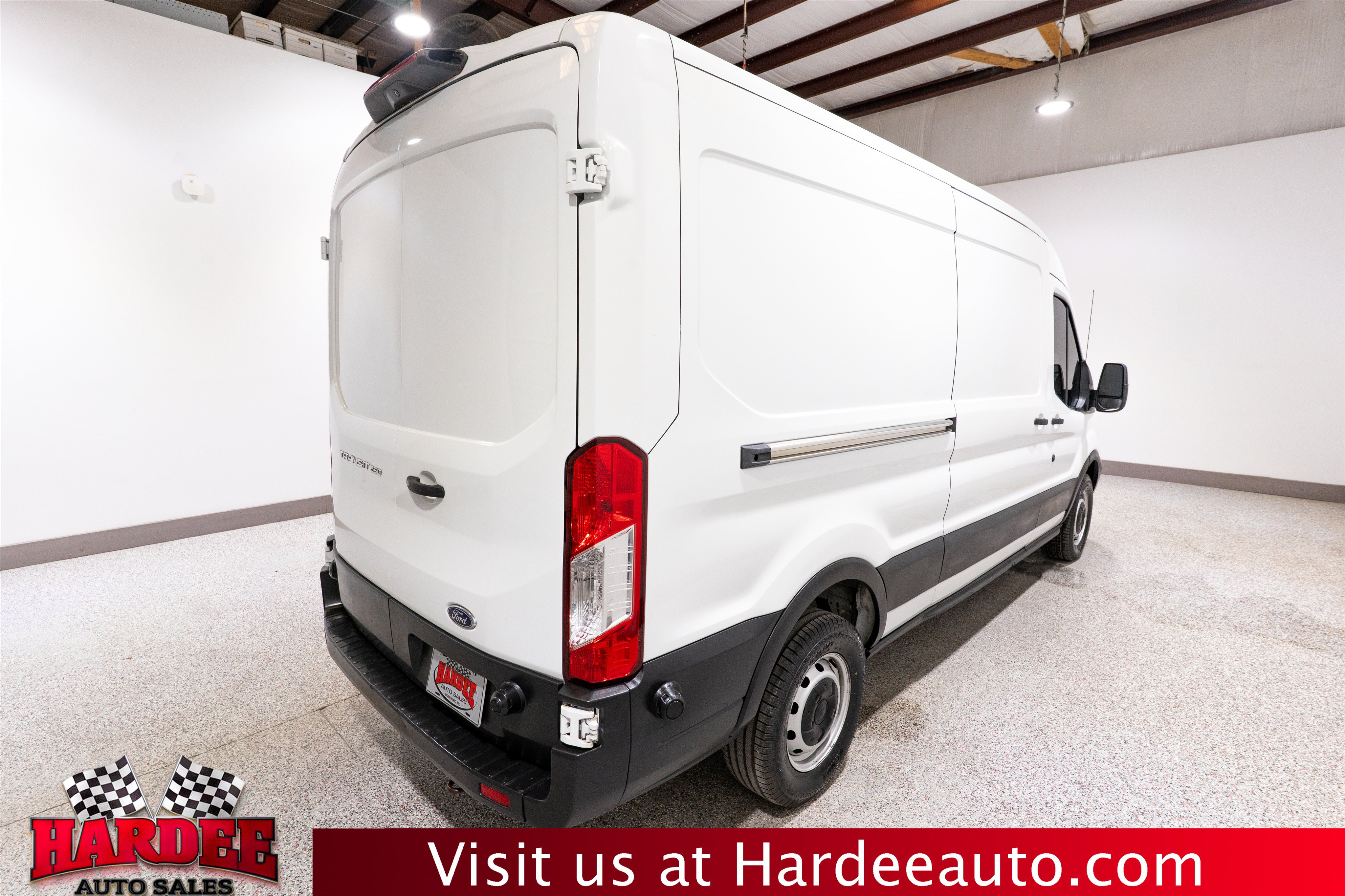 Used 2019 Ford Transit 250 148 Medium Roof RWD image 5