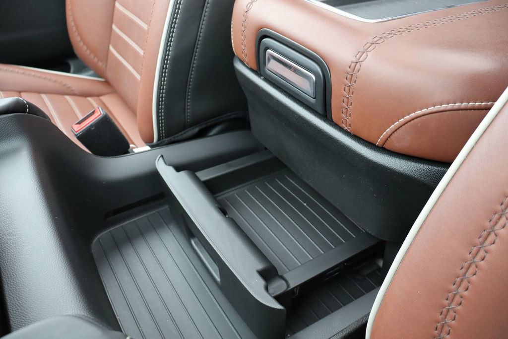Used 2023 GMC Yukon Denali Ultimate image 30