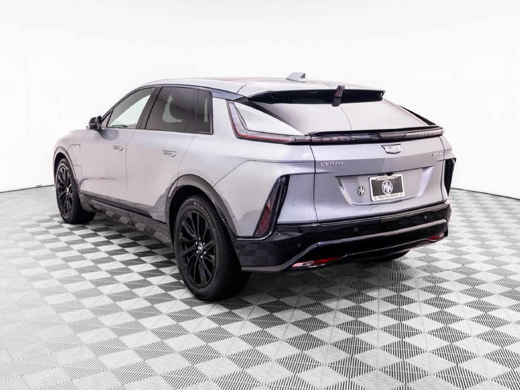 Used 2024 Cadillac Lyriq Sport AWD/4WD image 3
