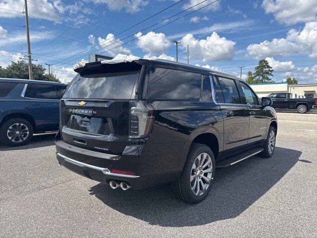 New 2026 Chevrolet Suburban Premier image 3