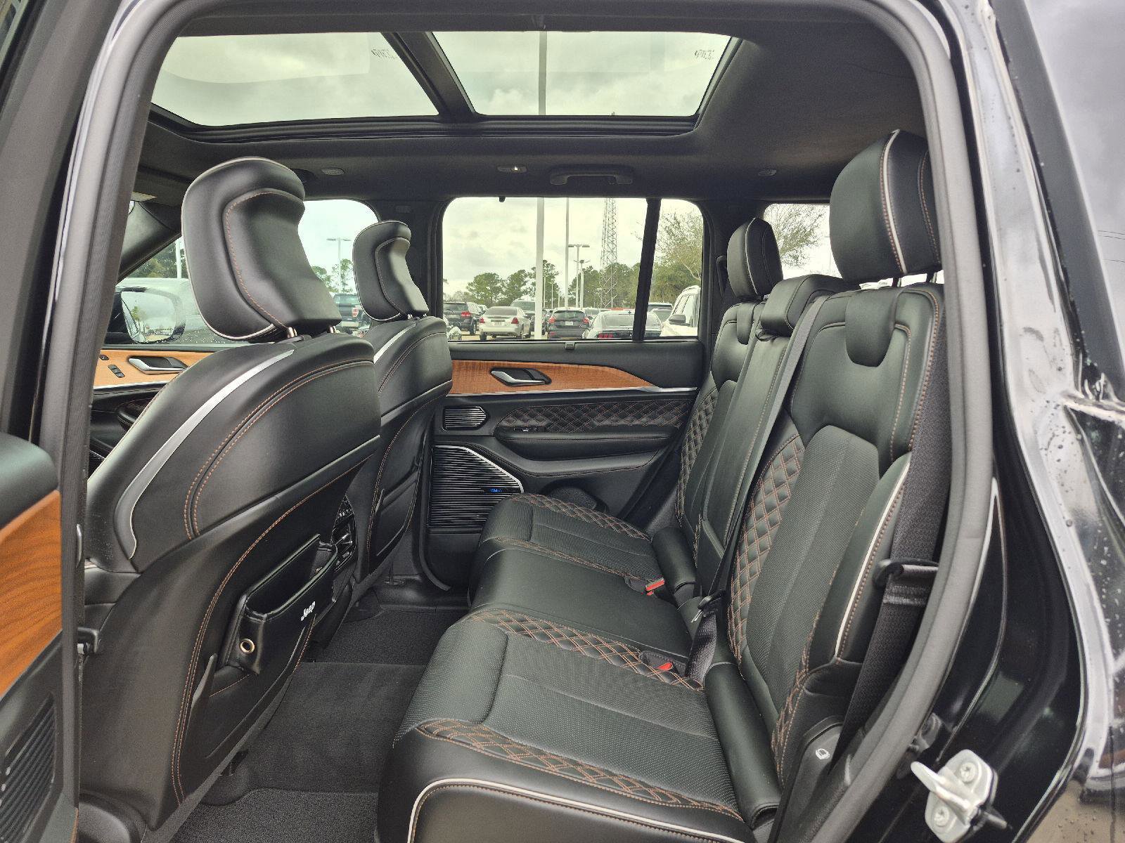 Used 2023 Jeep Grand Cherokee Summit image 30