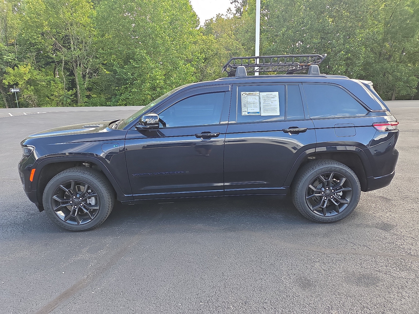 Used 2023 Jeep Grand Cherokee 30th Anniversary AWD/4WD image 6