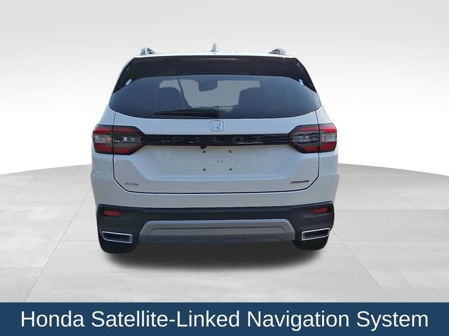 Used 2025 Honda Pilot Touring image 6