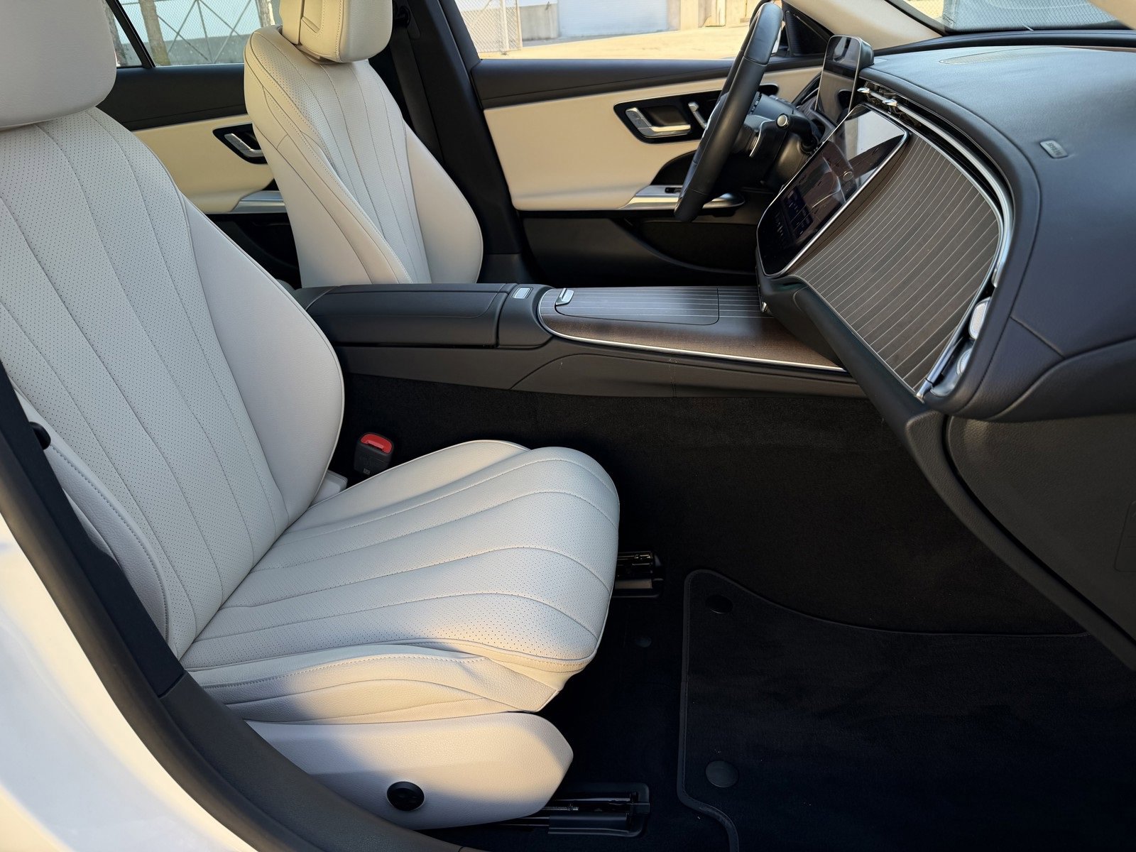 Used 2025 Mercedes-Benz E 350 Sedan image 20