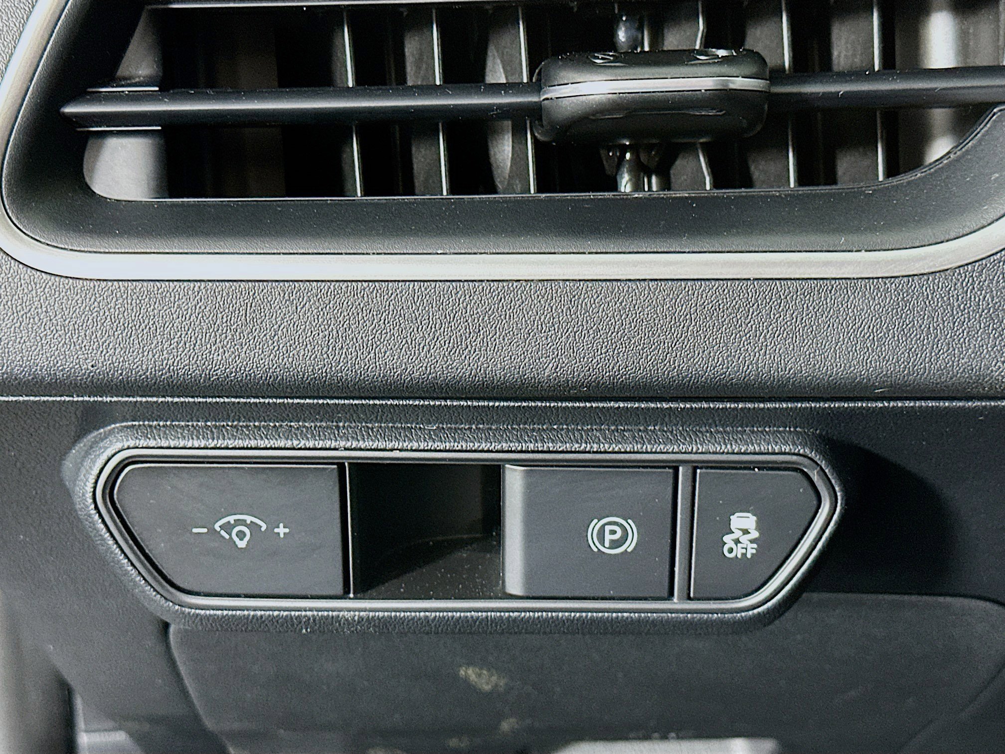 Used 2025 Kia K4 LXS image 17