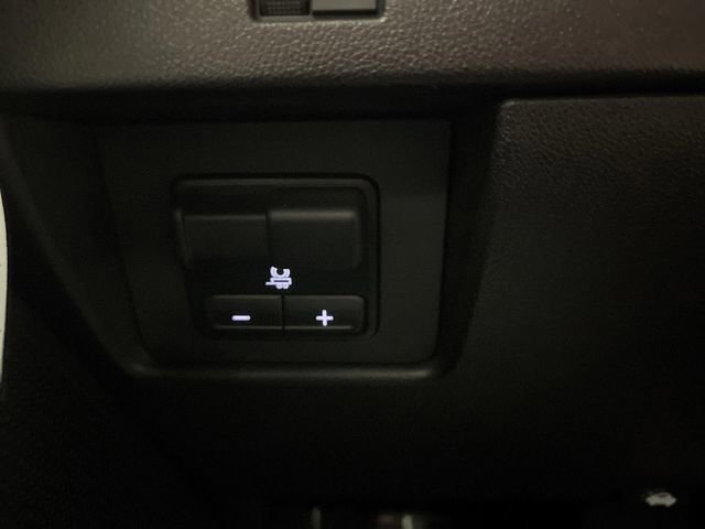 Used 2024 GMC Canyon AT4X image 27