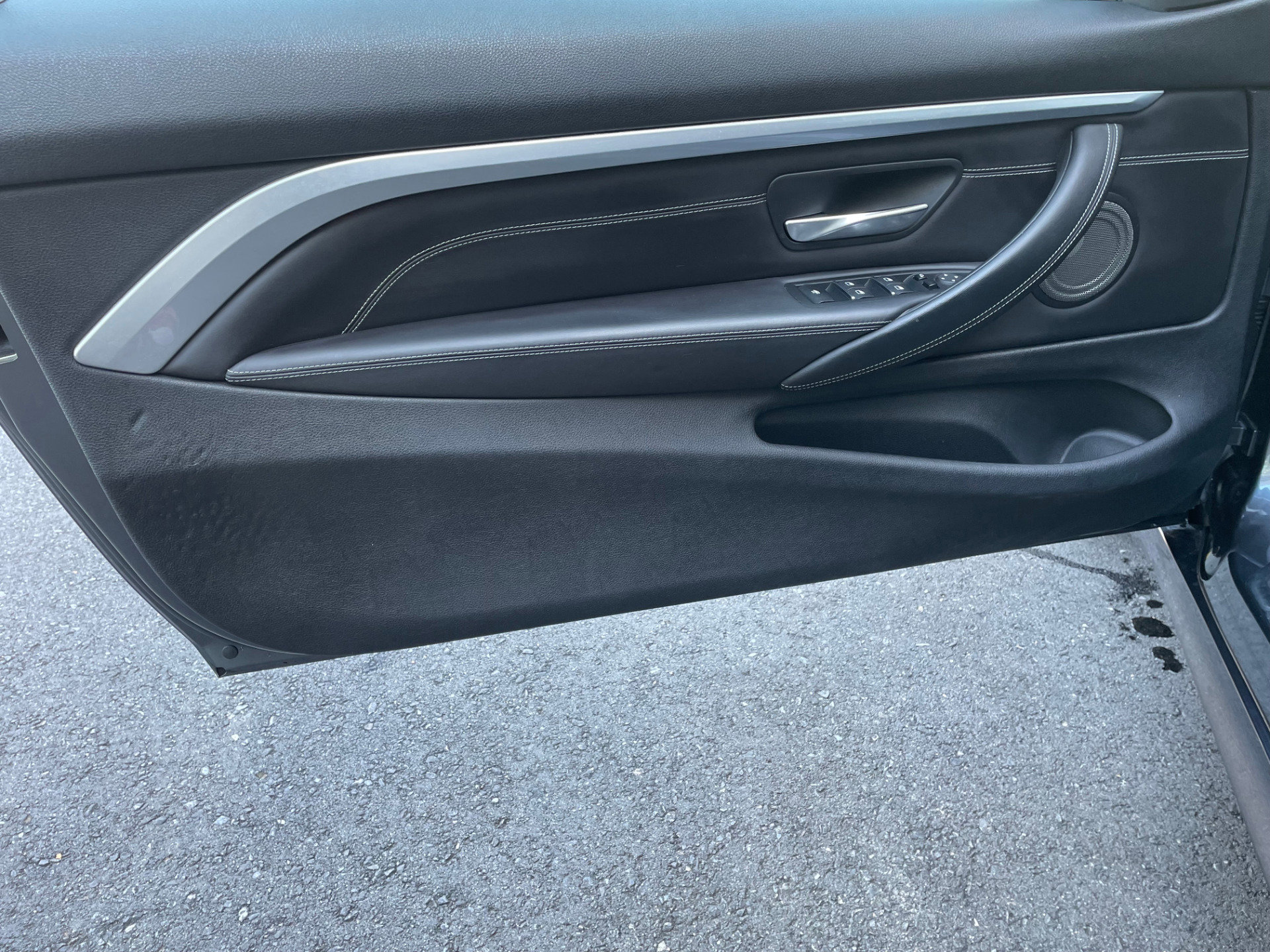 Used 2018 BMW M4 Convertible RWD image 10