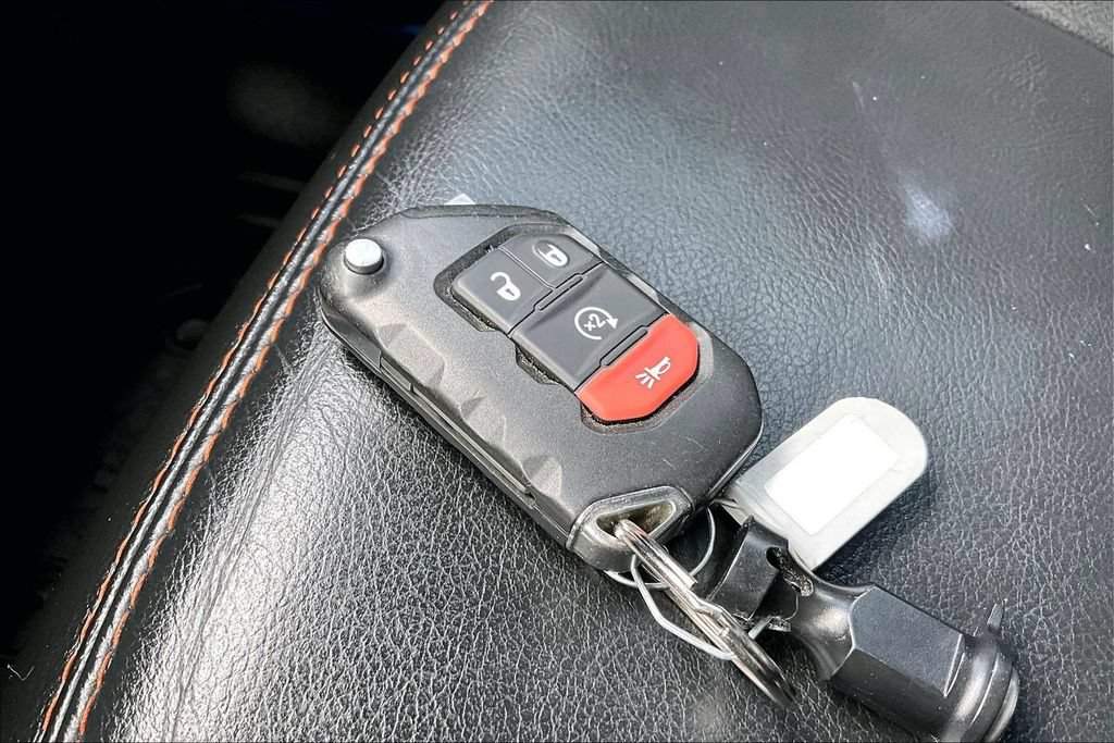 Used 2021 Jeep Gladiator Mojave AWD/4WD image 11