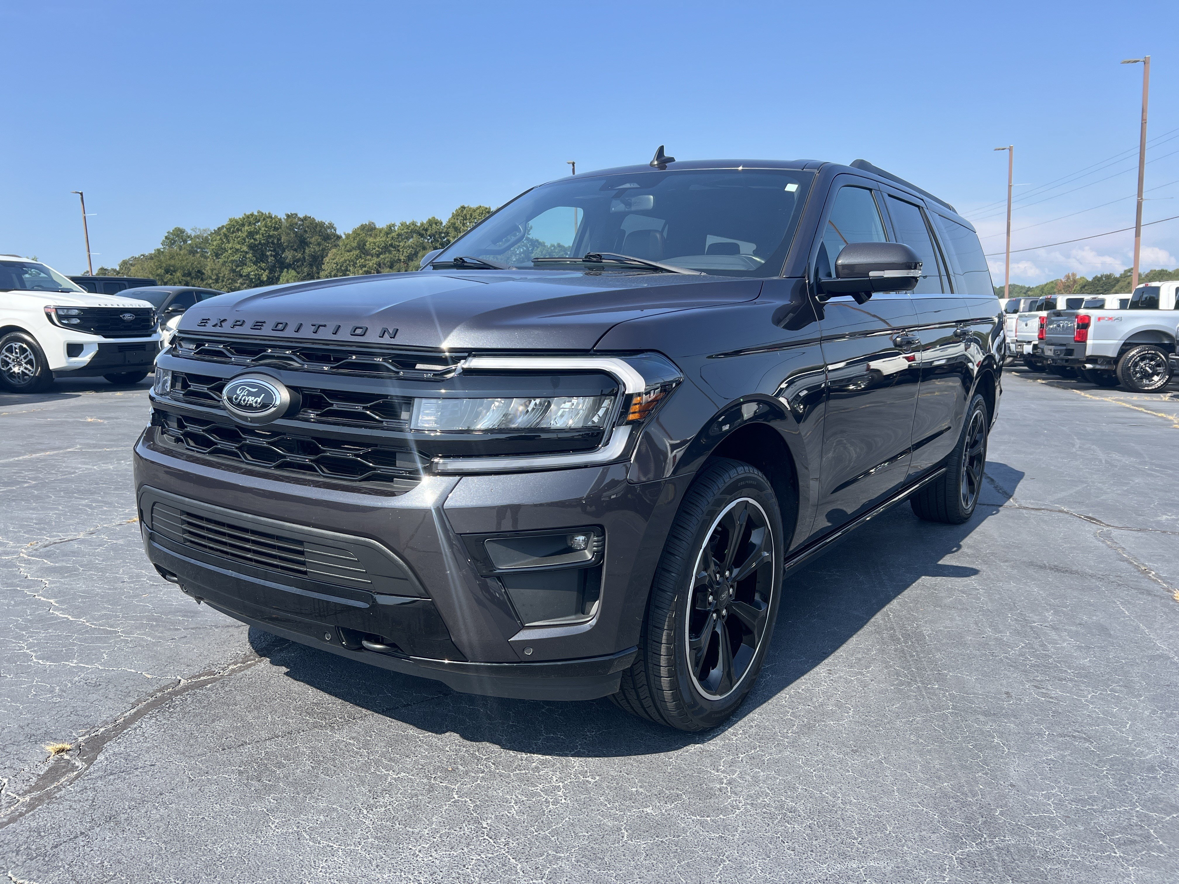 Certified 2024 Ford Expedition Max Limited AWD/4WD image 2