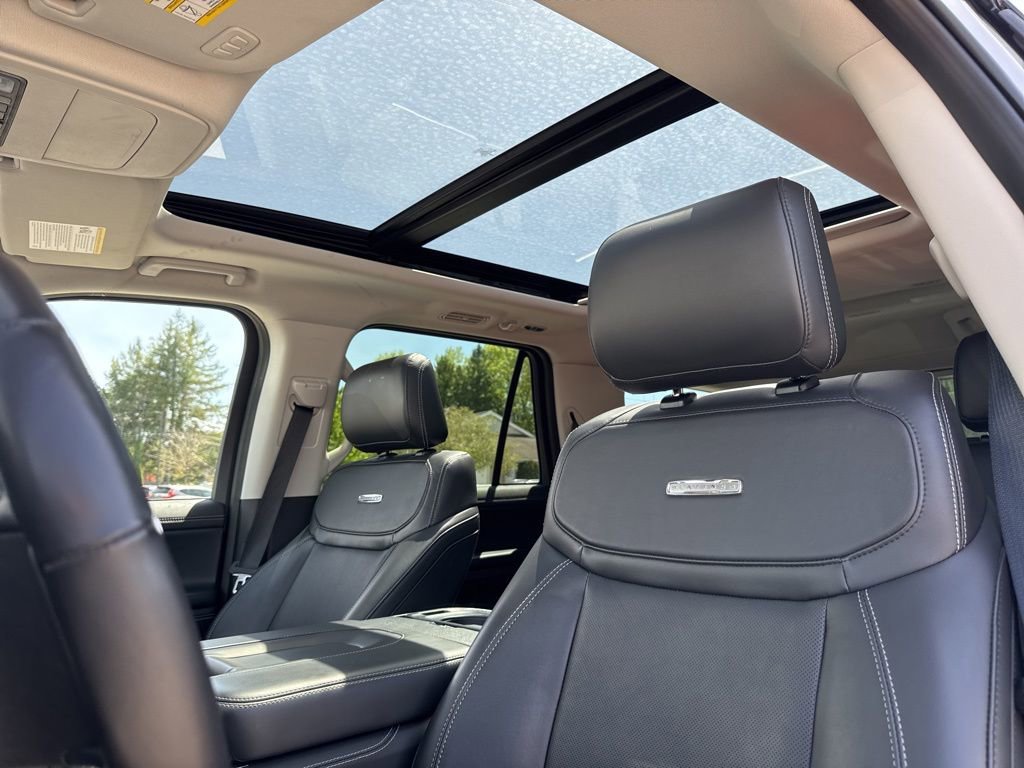 Used 2025 Ford Expedition Platinum AWD/4WD image 9