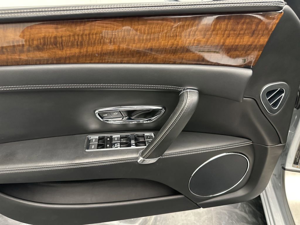 Used 2015 Bentley Flying Spur V8 image 31