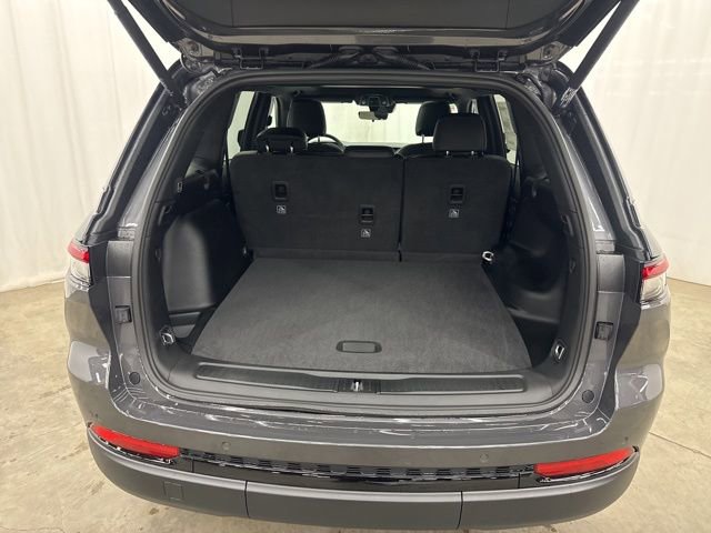 New 2025 Jeep Grand Cherokee Altitude image 19