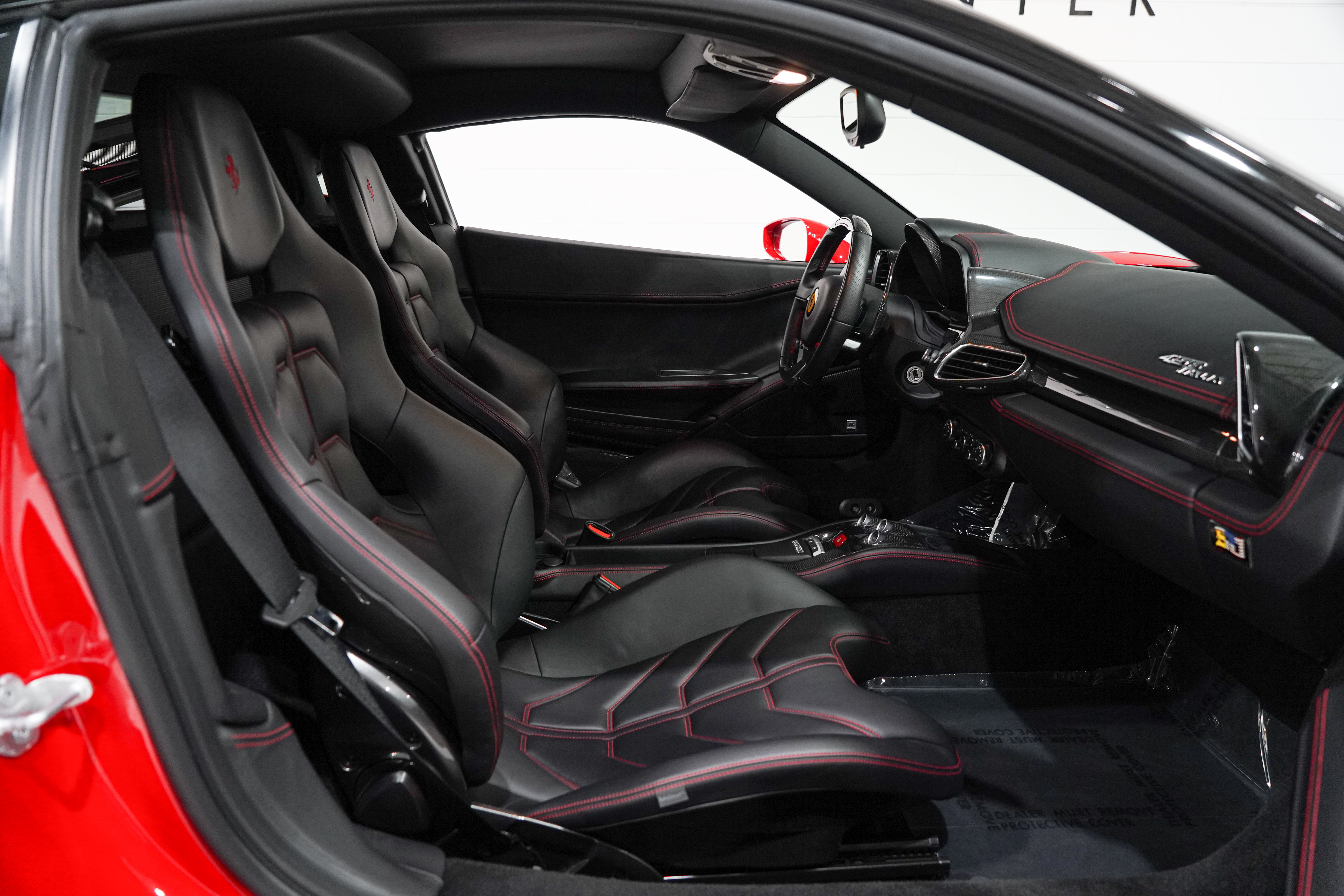 Used 2014 Ferrari 458 Italia Coupe RWD image 14