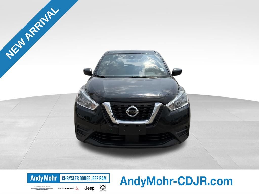 Used 2020 Nissan Kicks S FWD image 2