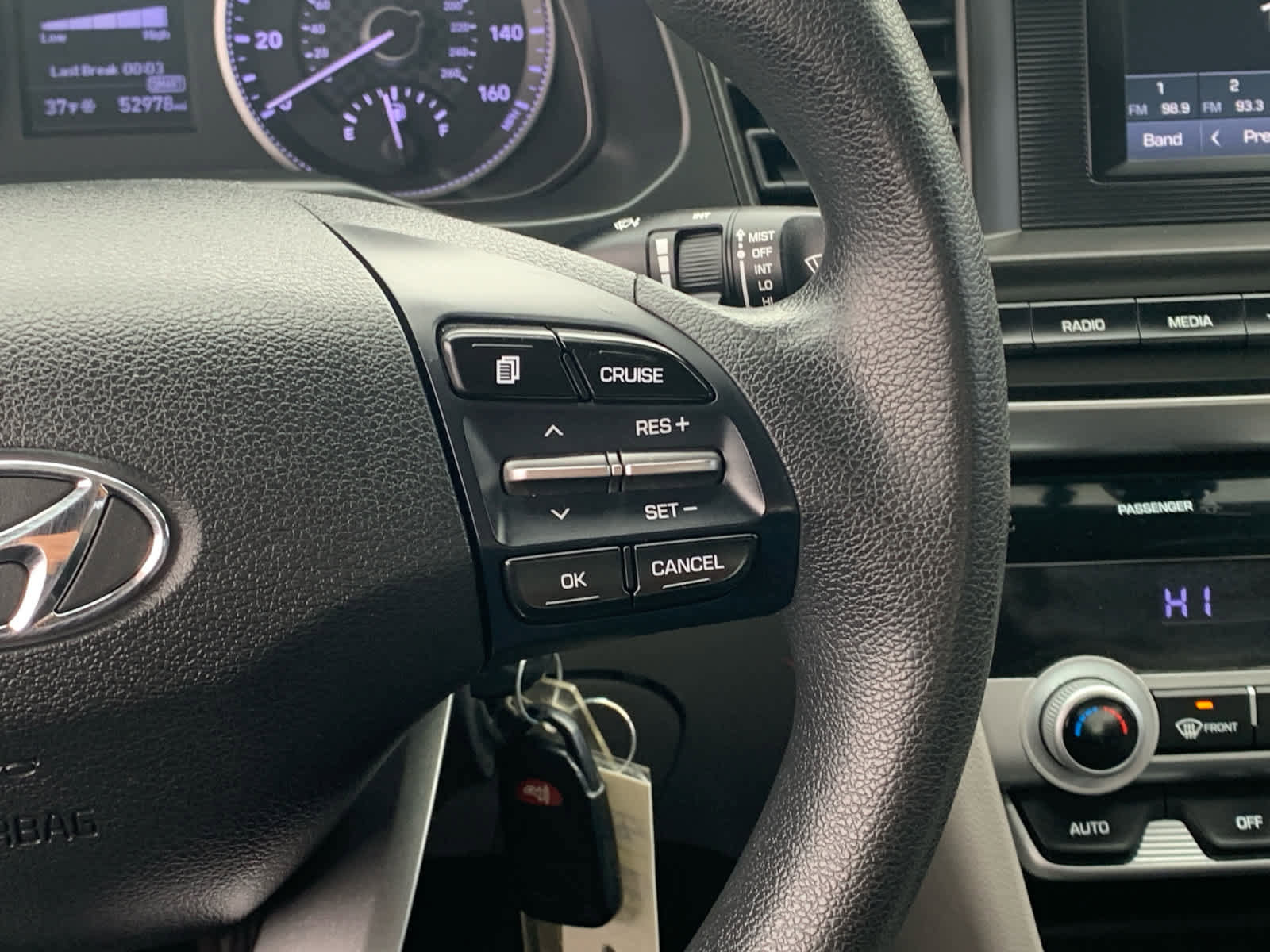 Used 2020 Hyundai Elantra SE image 20