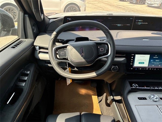 New 2025 Lincoln Navigator Reserve w/ Jet Appearance Package image 25