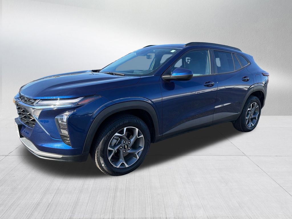 Used 2024 Chevrolet Trax LT w/ Driver Confidence Package image 4