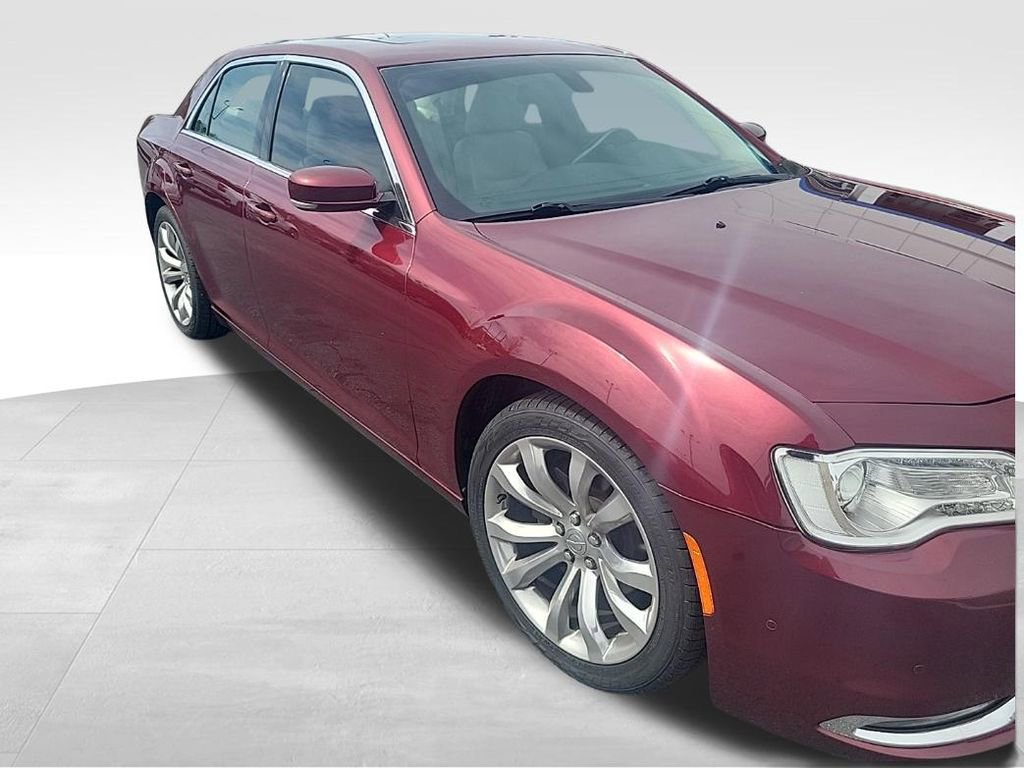 Used 2016 Chrysler 300 Limited image 4