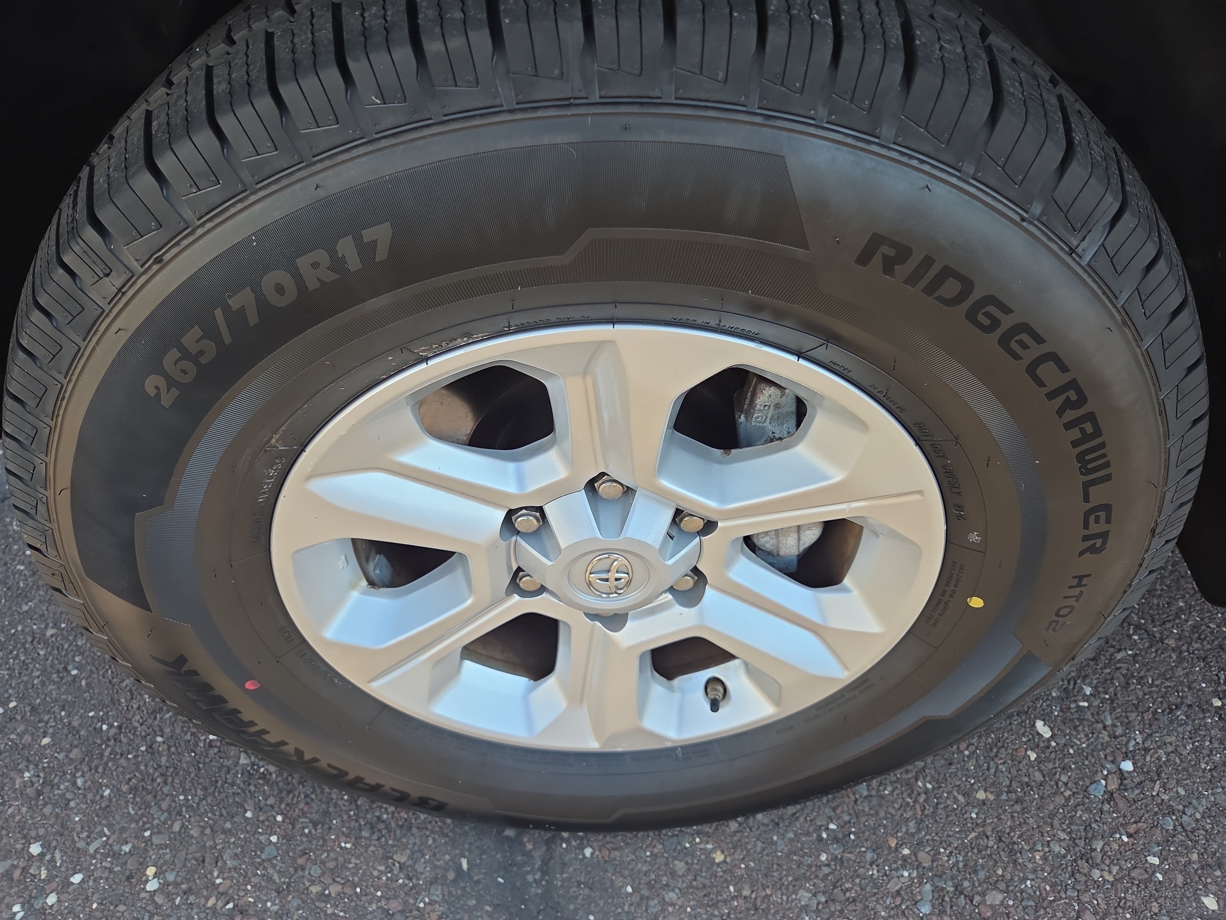 Used 2015 Toyota 4Runner SR5 AWD/4WD image 12