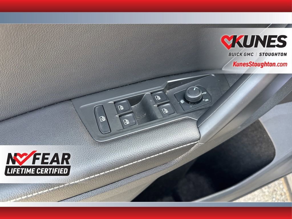 Used 2024 Volkswagen Tiguan S image 15