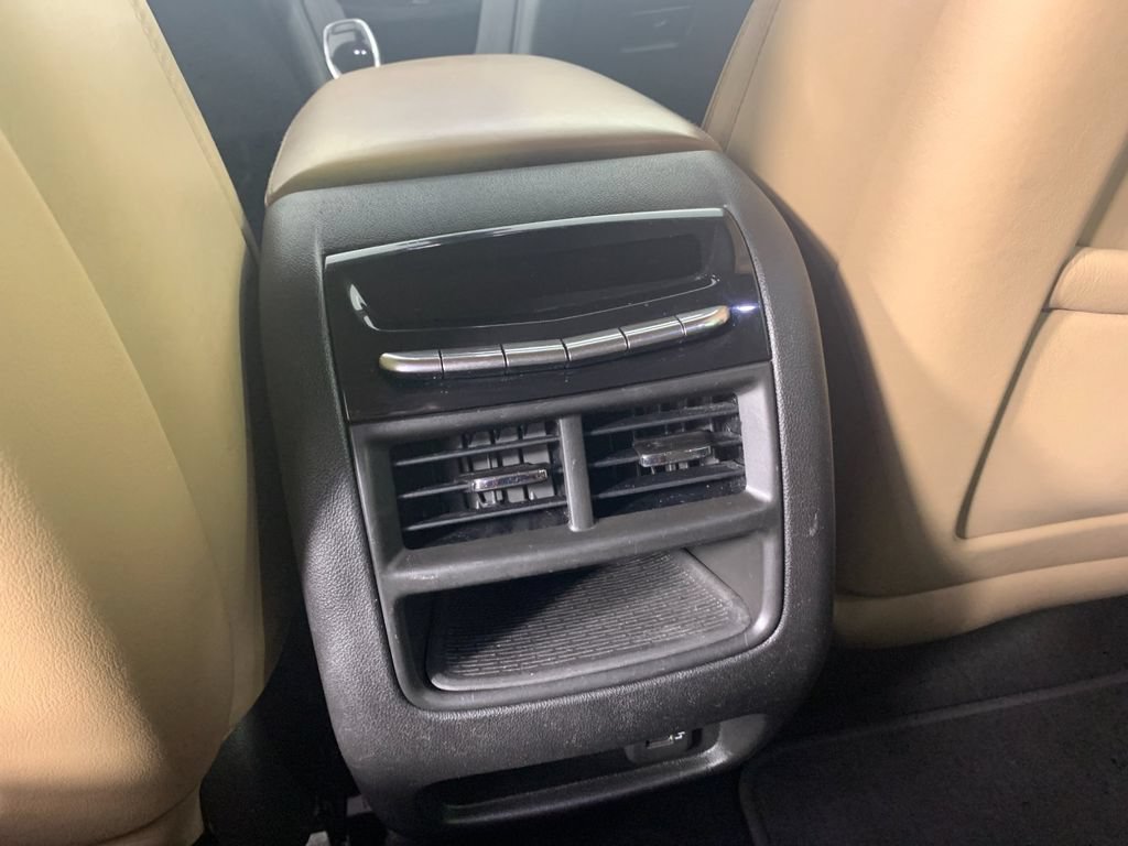 Used 2019 Cadillac XT5 Platinum AWD/4WD image 33
