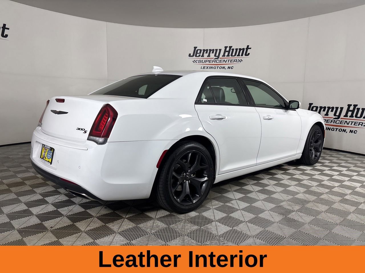 Used 2023 Chrysler 300 S RWD image 5