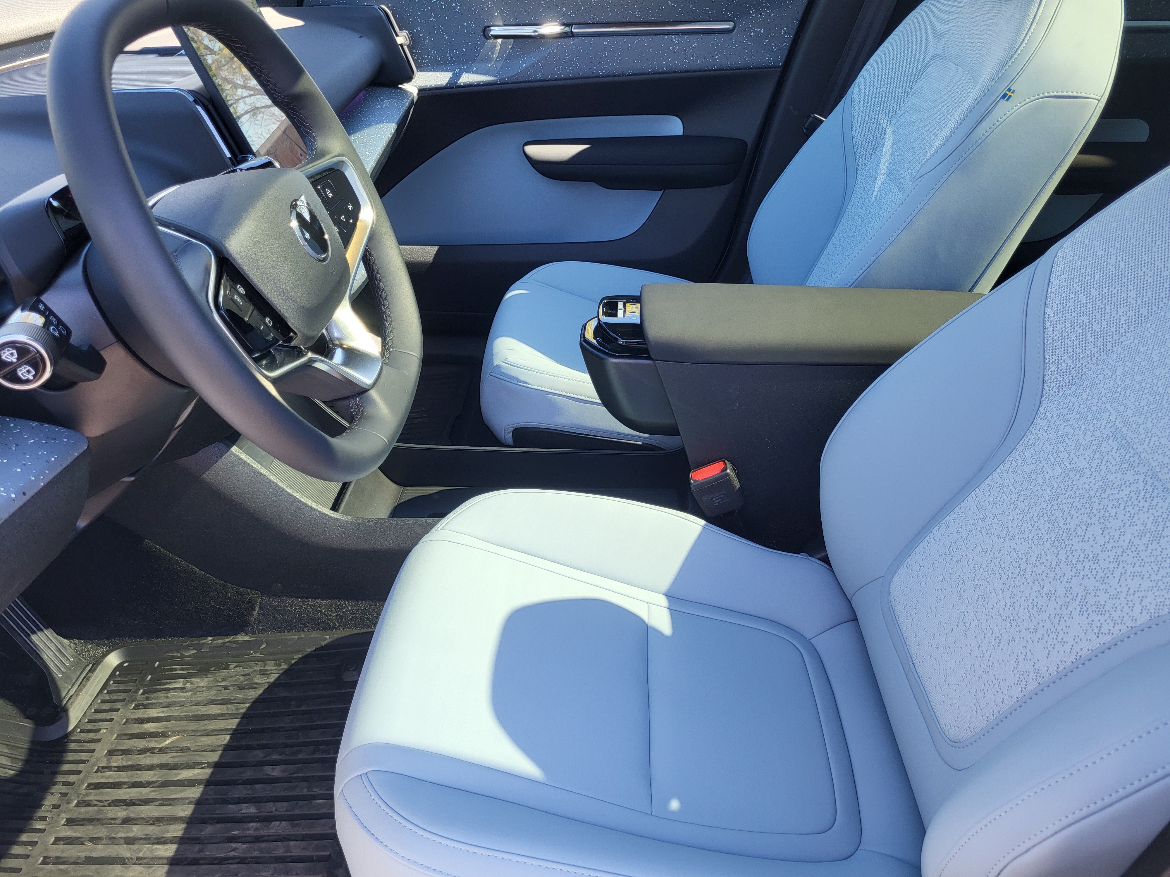 New 2026 Volvo EX30 Ultra w/ Protection Package AWD/4WD image 9