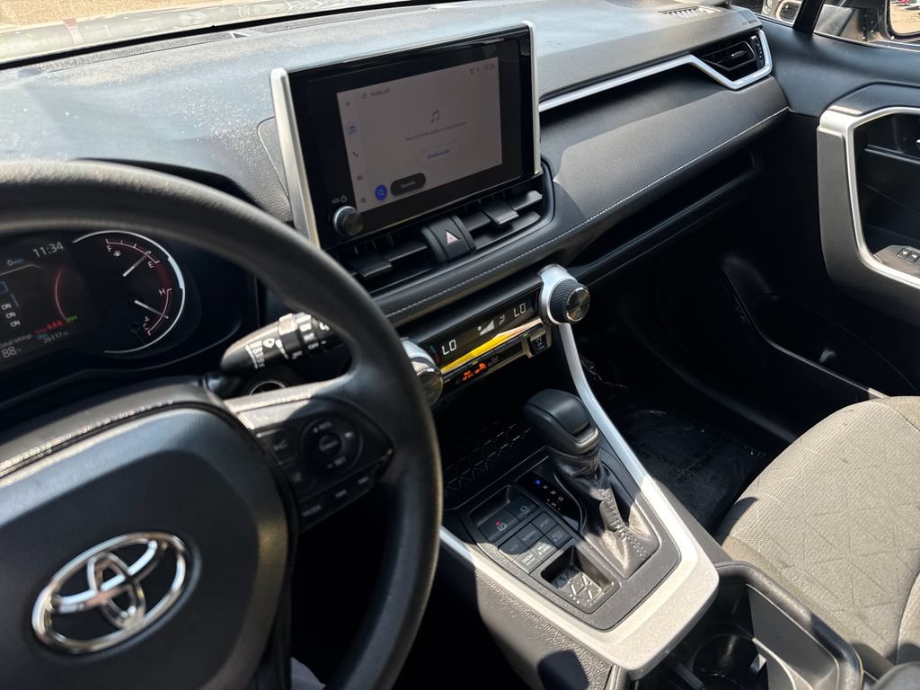 Used 2025 Toyota RAV4 XLE AWD/4WD image 22