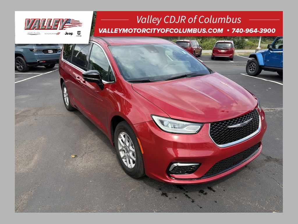 Used 2025 Chrysler Pacifica Select FWD video 1