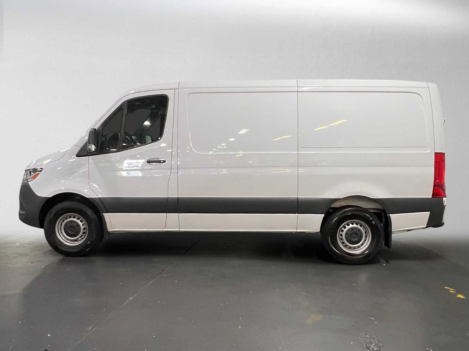 Used 2025 Mercedes-Benz Sprinter 2500 image 7