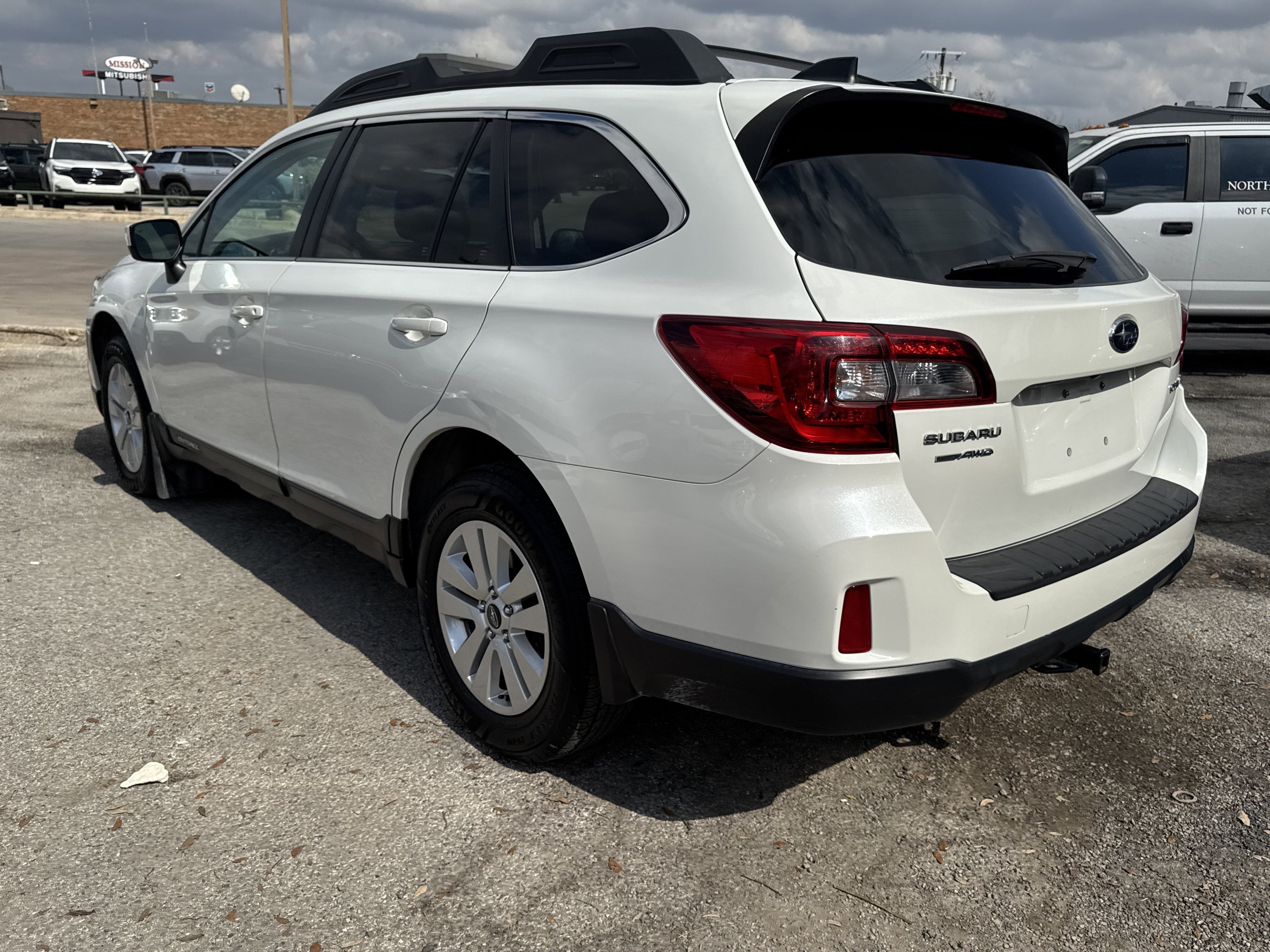 Used 2016 Subaru Outback 2.5i Premium w/ Popular Package #2 image 5