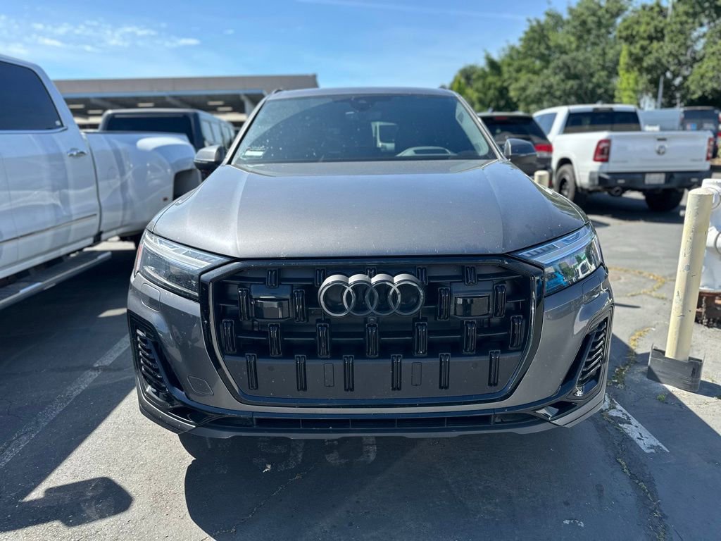 Used 2025 Audi Q7 3.0T Prestige w/ Prestige Package image 2