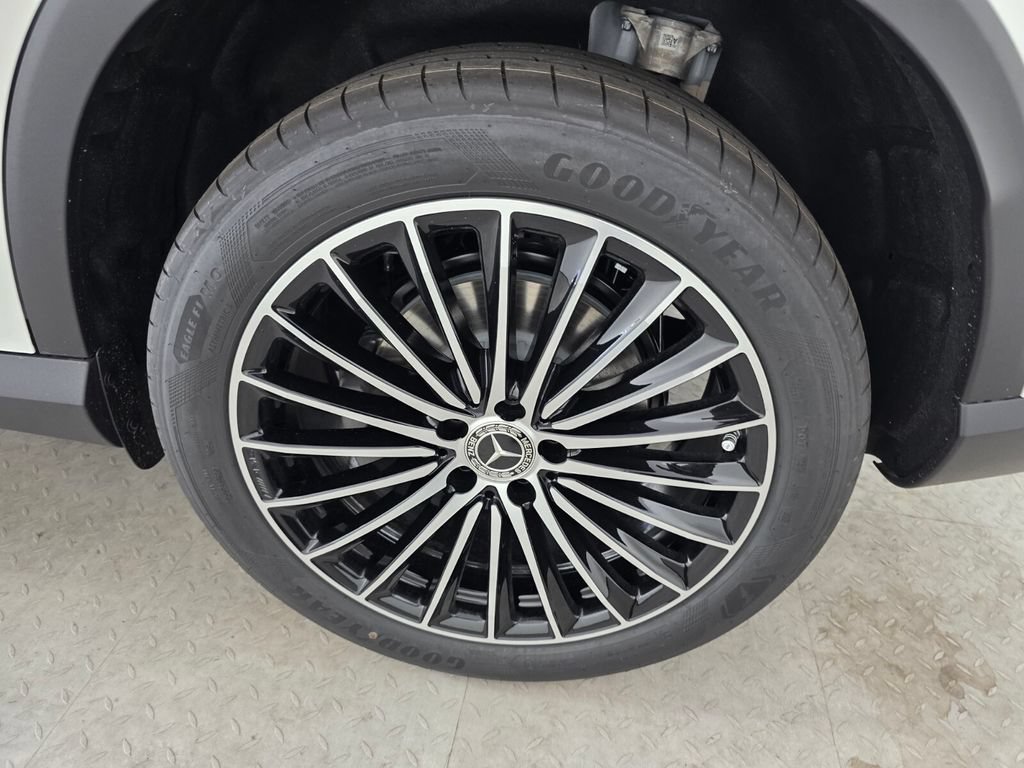 New 2026 Mercedes-Benz GLC 300 image 12