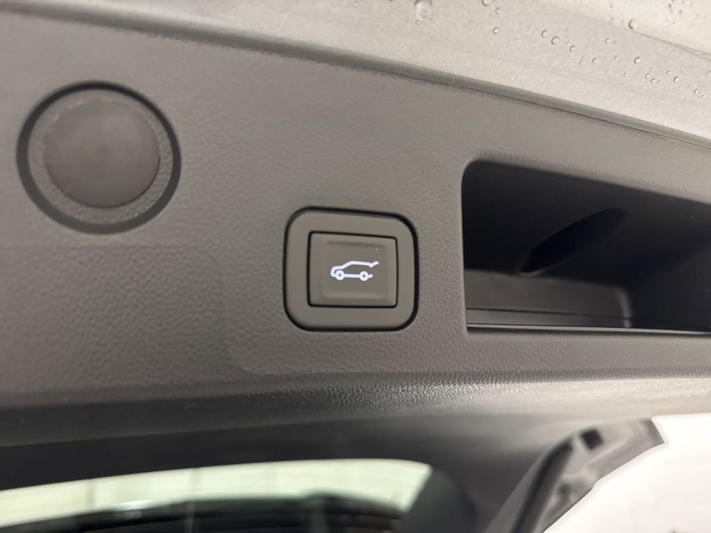 New 2026 GMC Terrain AT4 w/ Convenience Package III image 8