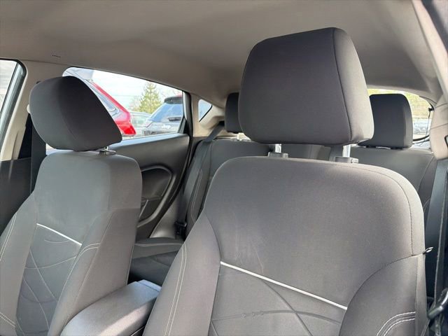 Used 2014 Ford Fiesta SE image 4