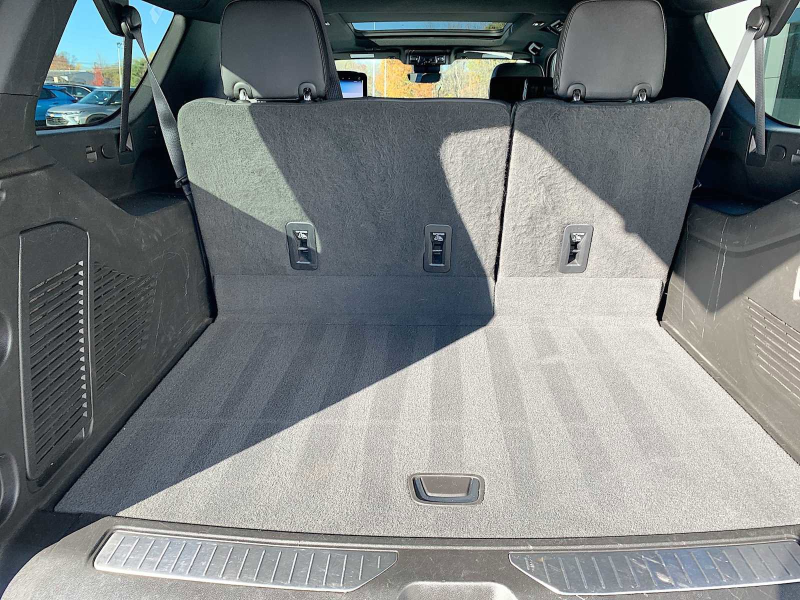 Certified 2023 Chevrolet Suburban High Country image 27