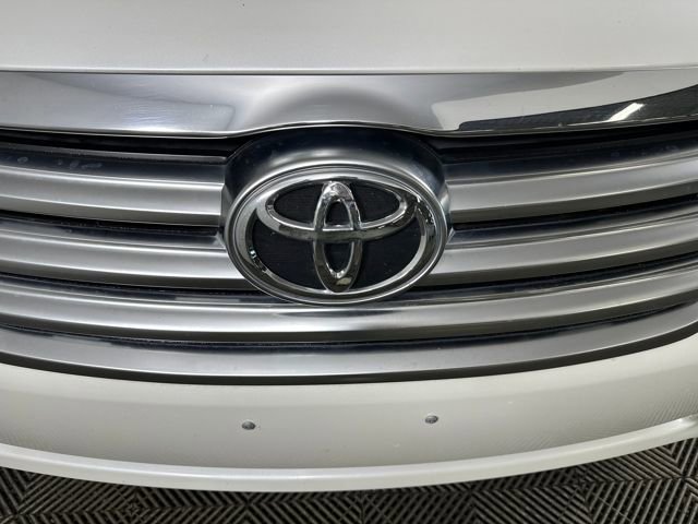 Used 2011 Toyota Avalon Limited image 9