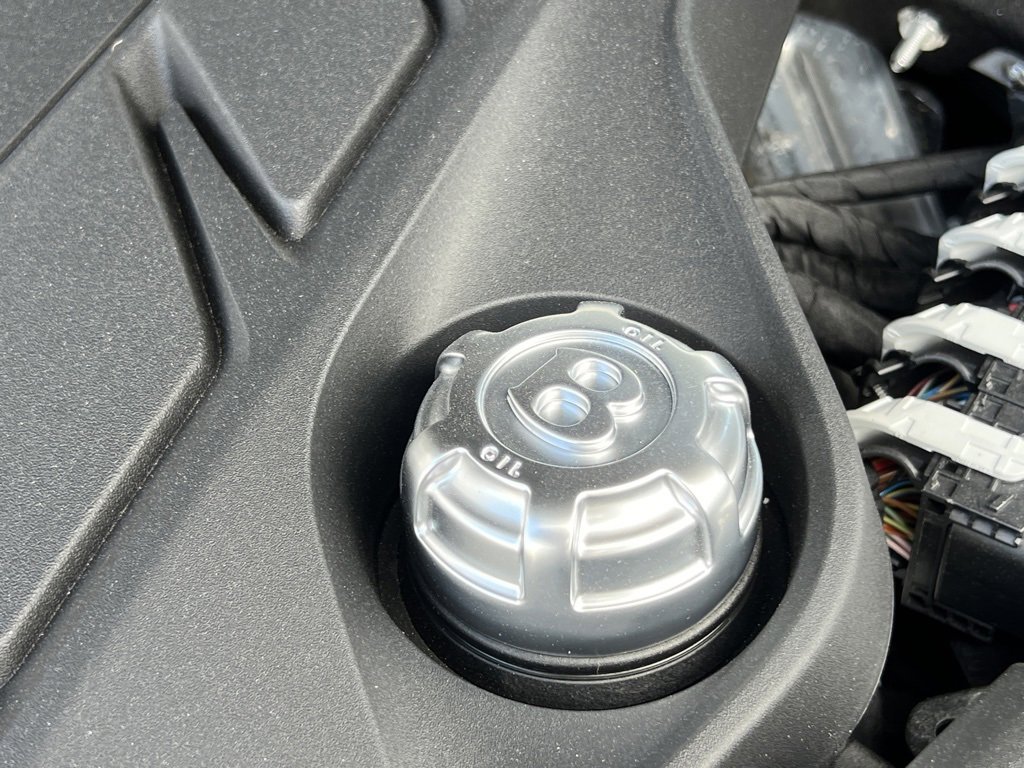 Used 2025 Bentley Bentayga image 54