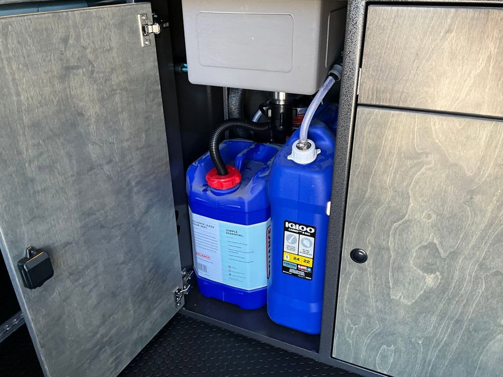 New 2025 RAM ProMaster 1500 w/ Quick Order Package 22G SLT image 13