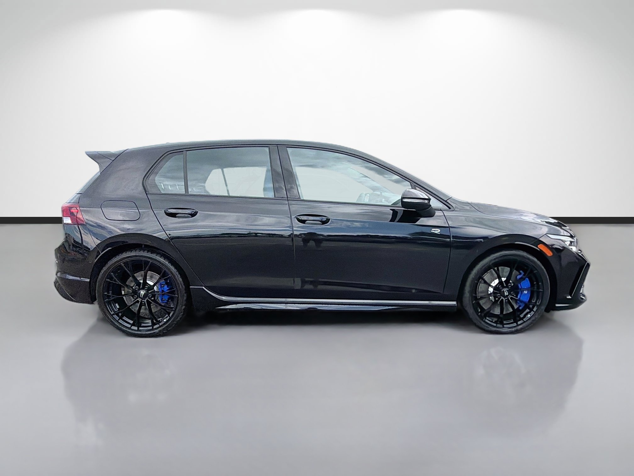 New 2026 Volkswagen Golf AWD/4WD image 2