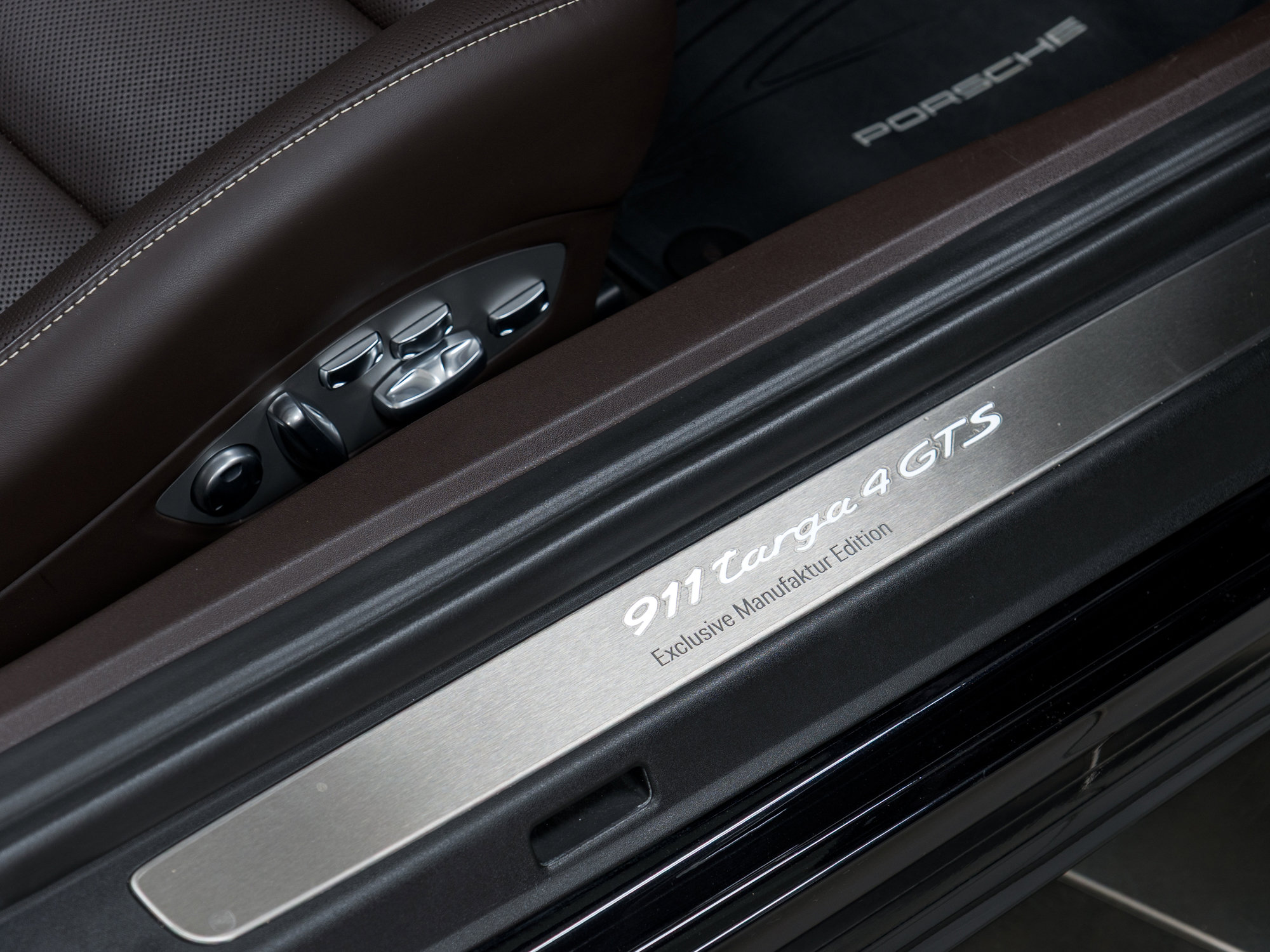 Certified 2019 Porsche 911 Targa 4 GTS image 32