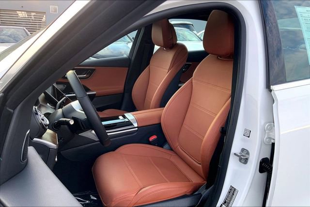 Used 2025 Mercedes-Benz C 300 4MATIC Sedan image 6